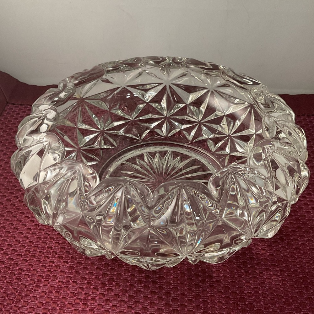 Elegant Clear Vintage Williamsburg USA Glass Co. Cupped Bowl with star center